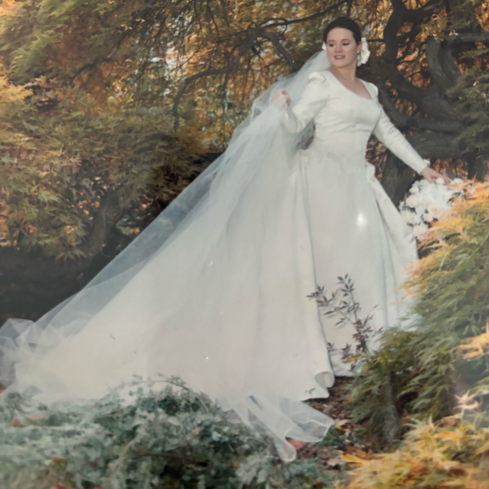 Pure Silk Wedding Dress 👰 👗💛 Size M - Picture 2 of 11